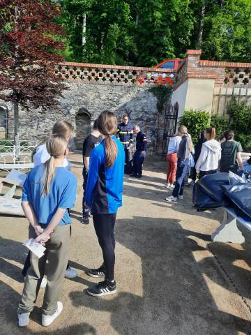 Žáci naší školy si vyzkoušeli roli figurantů při taktickém cvičení IZS JMK
