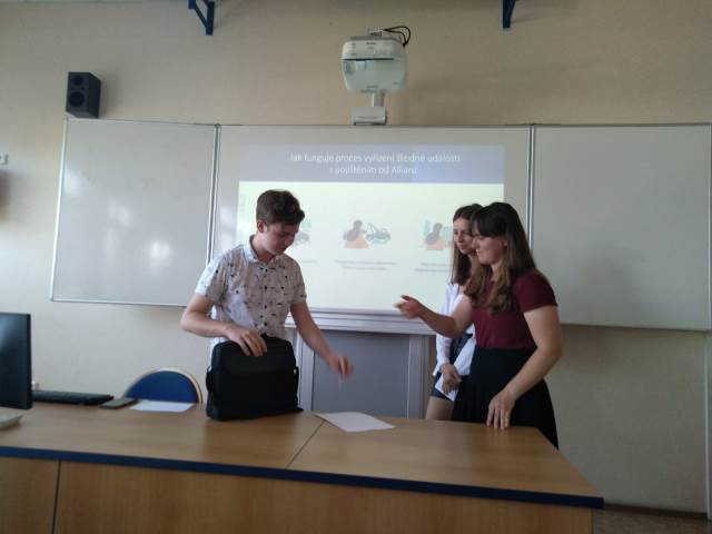 Step by step k budoucí profesi aneb Projektový týden 2. ročníků EL a OA