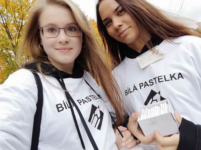 Sbírka Bílá pastelka - naši studenti opět pomáhají nevidomým