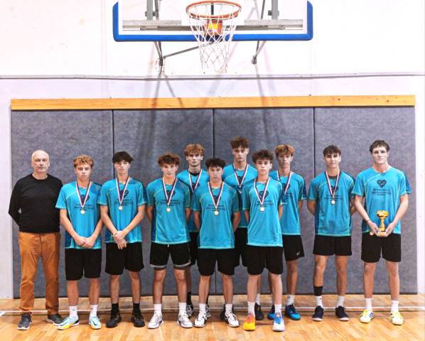 Naši vítězní basketbalisté