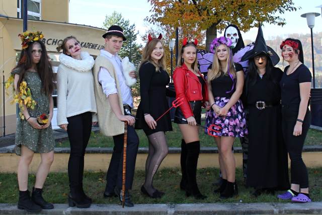 Halloween Mania / Halloween ve škole